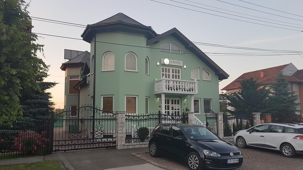 Guest House Luxotel Zrenjanin Zewnętrze zdjęcie